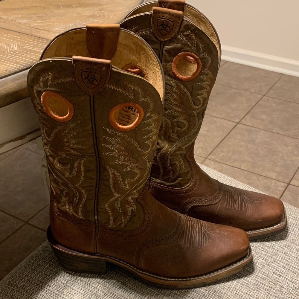 Ariat Brown and Tan Men’s Pull-On Western Cowboy Boots